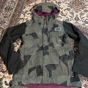 The North Face Niche Medium Jacket under arm zippers camouflage design nonpuffer